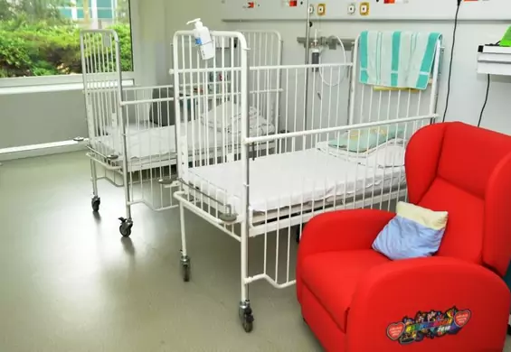 Fotele od WOŚP miały pozwolić rodzicom nocować przy swoich pociechach, ten szpital postanowił inaczej
