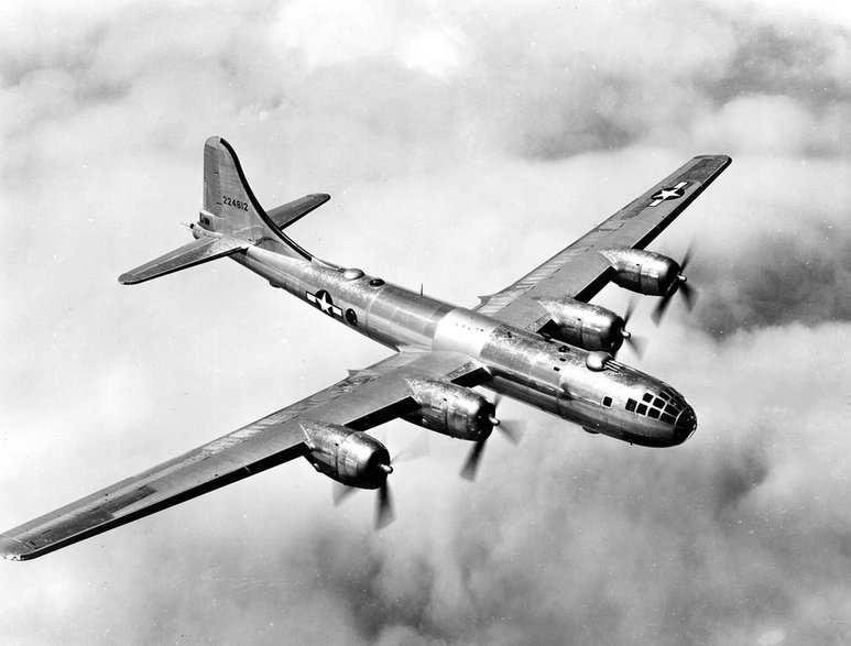 Boeing B-29 Superfortress to samolot, który wykorzystano do zrzucenia obu bomb atomowych