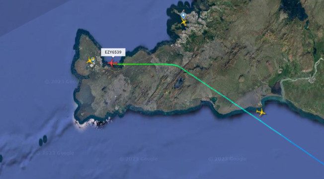 Samoloty wciąż latają nad Islandią. Połączenie Londyn - Keflavik International Airport (wtorek, 19.12.2023)