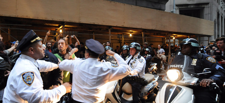 Walka protestujących z policją
