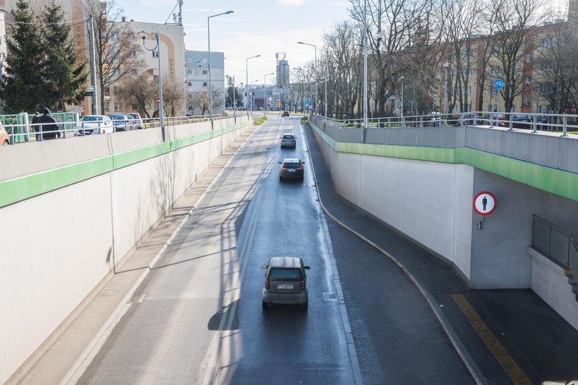 Naprawiaja tunel na Dębcu