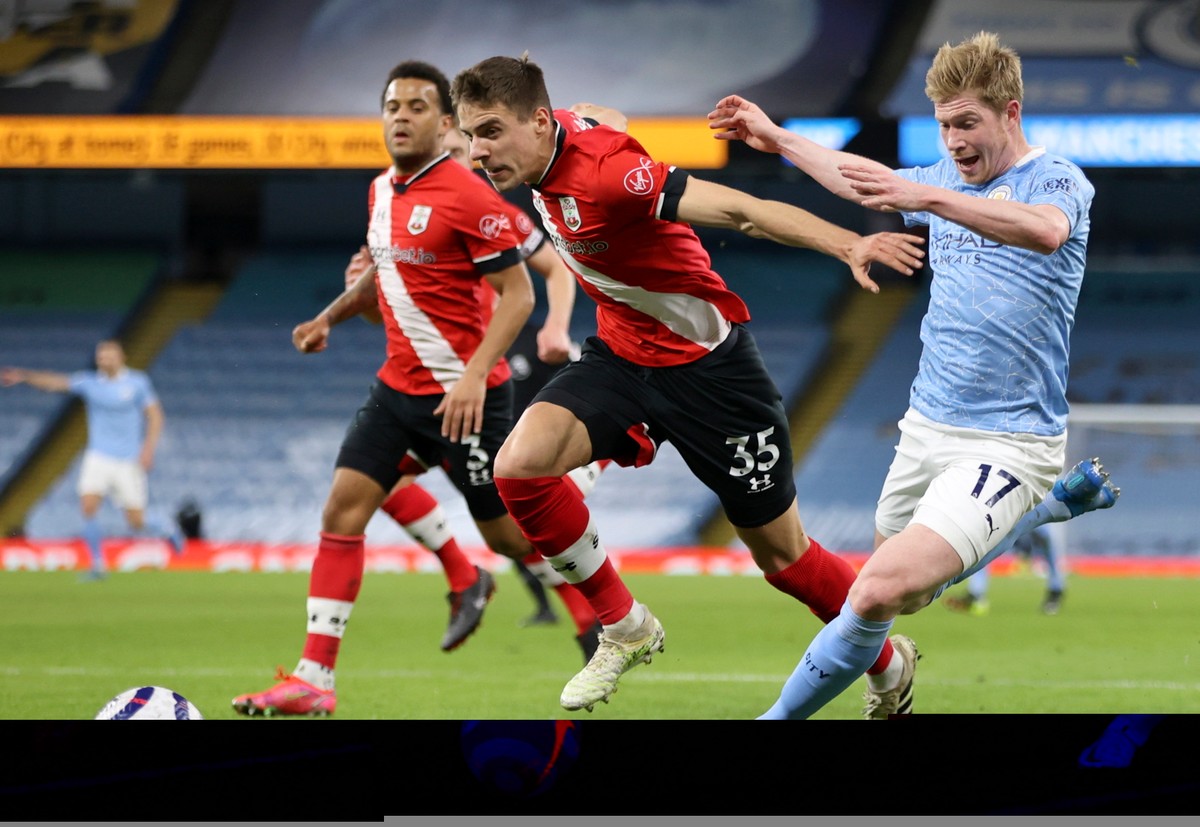 Jan Bednarek i Kevin De Bruyne