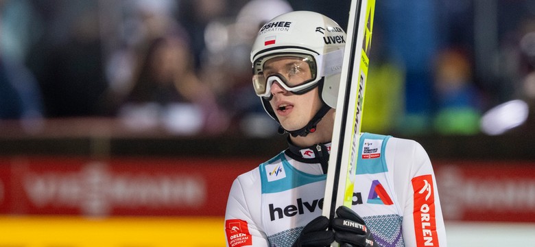 PŚ w skokach. Tomasiak bisko podium w Engelbergu. Embacher pobił rekord skoczni