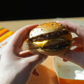 McDonald's "unowocześnia" swoje burgery. Wiemy, co się zmieni
