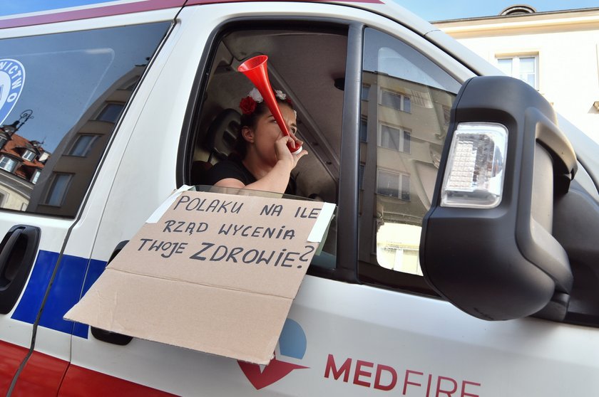 Warszawa: protest medyków w stolicy. Liczne utrudnienia