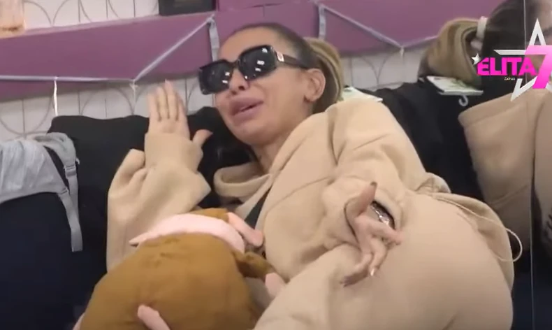 Aneli jeca na sav glas