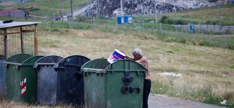 Rumuńskie Dallas. Ludzi mieszkających na wysypisku traktuje się jak śmieci