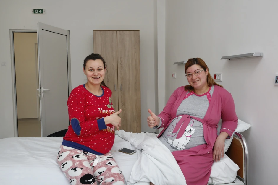 Prijatniji dani u bolnici: Trudnice Kristina Basaraba (26) i Ljiljana Kelemin Milojević (32)