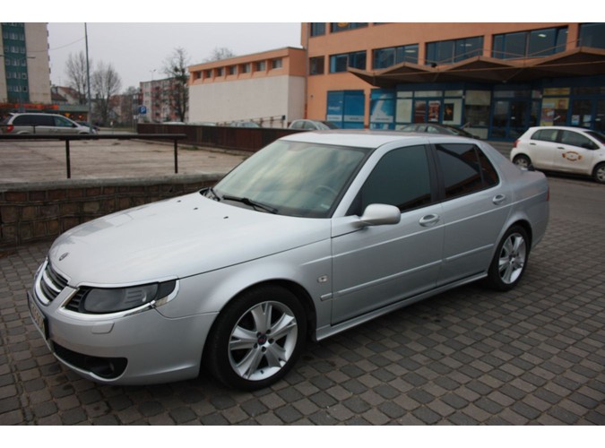Saab 9-5 po Jarosławie Kaczyńskim