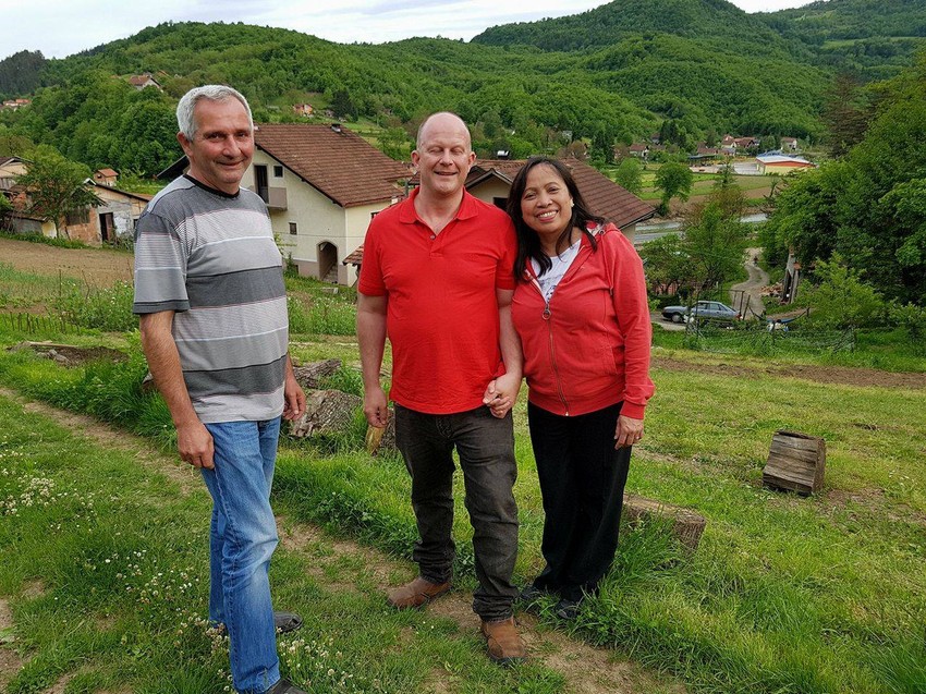 Asteria i Džejson u poseti prijateljima u Čelincu