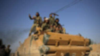 Turecka inwazja w Syrii. Setki krewnych bojowników ISIS uciekły z obozu