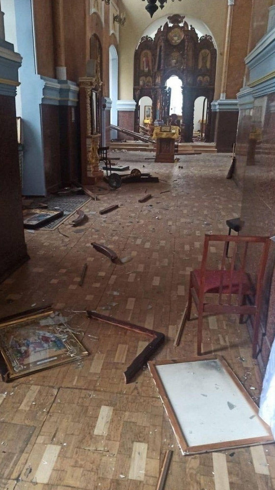 Zniszczona katedra Wniebowzięcia NMP w Charkowie