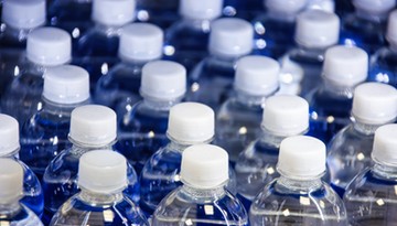 Od 1 października plastikowe butelki już nie do żółtego pojemnika. Co się zmieni w segregacji odpadów?