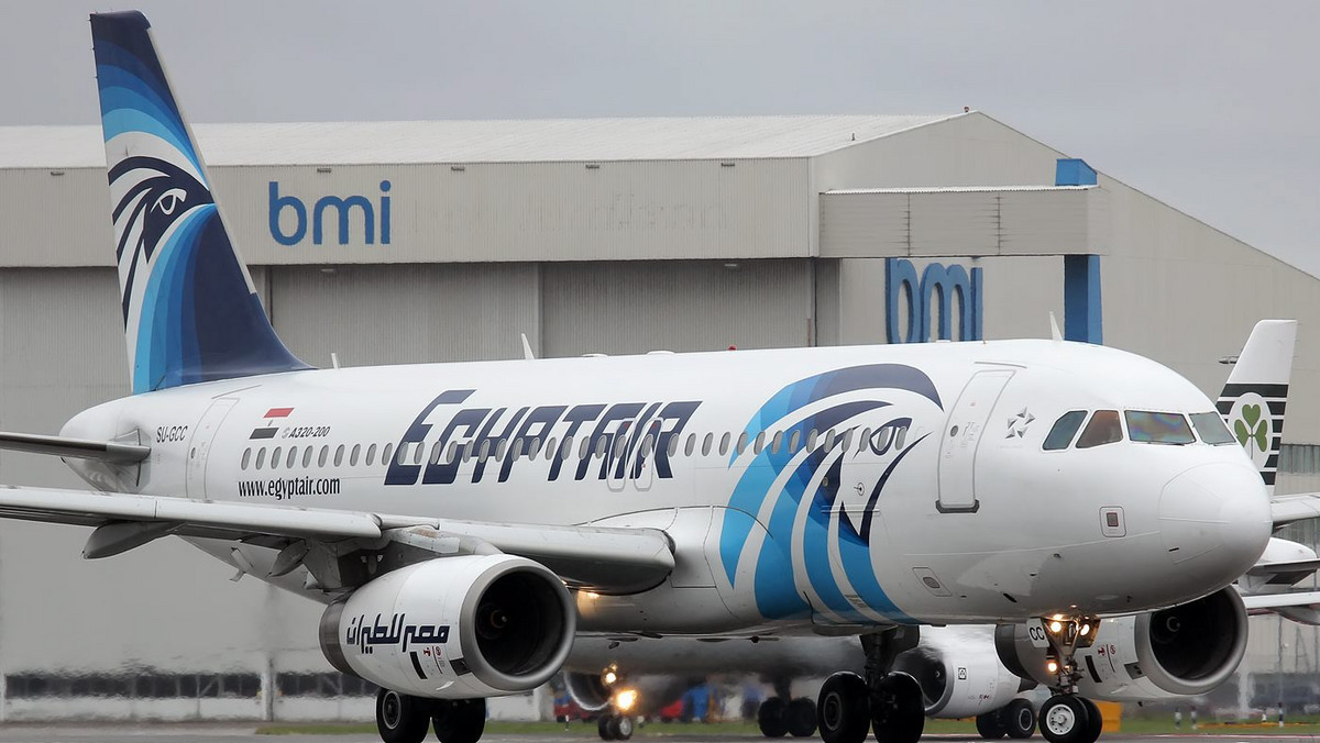 Ślady materiałów wybuchowych wykryto na ofiarach katastrofy samolotu linii EgyptAir z Paryża do Kairu, w której w maju zginęło 66 osób - poinformowało dziś egipskie ministerstwo lotnictwa cywilnego. Wcześniej ustalono, że na pokładzie wybuchł pożar.