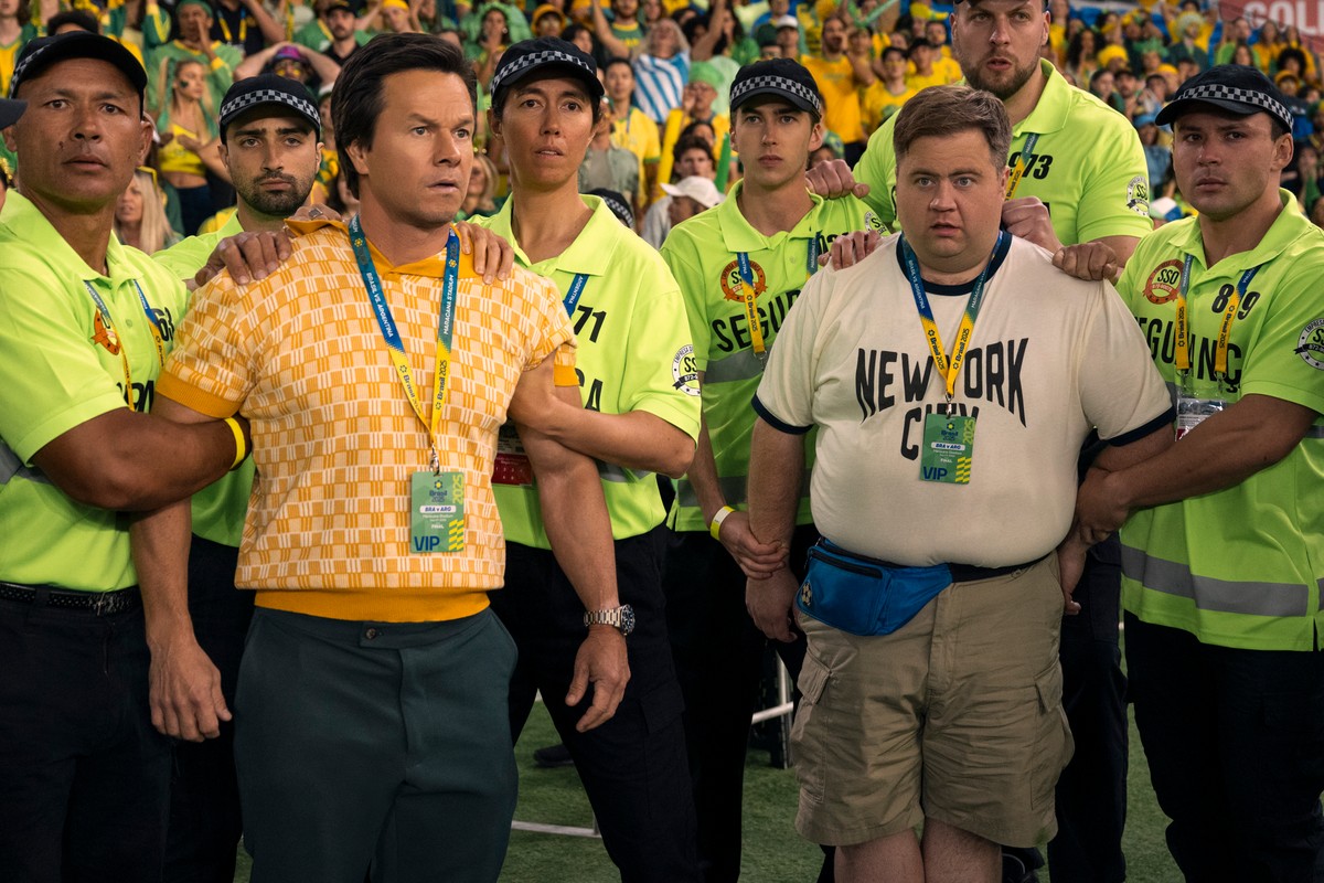 Mark Wahlberg i Paul Walter Hauser w komedii "Balls Up"