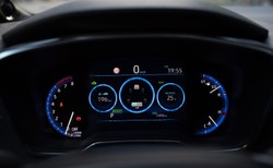 Toyota zawstydziła Mercedesa i BMW. Napęd hybrydowy wart jest więcej niż niemieckie rozwiązania