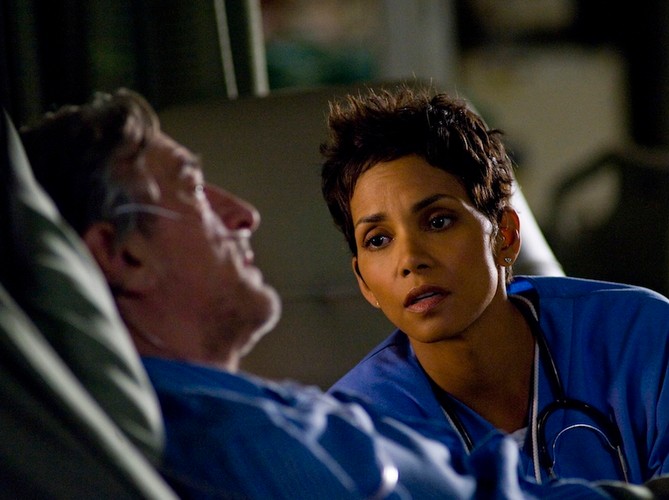 Nominację ma też komedia 'Sylwester w Nowym Jorku' (New Year's Eve), która zdaniem założyciela Fundacji Nagród Złotych Malin, publicysty i krytyka Johna Wilsona 'zmarnowała ponad 20 znanych aktorów'