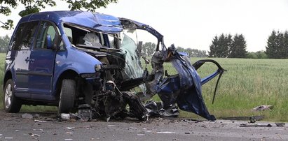 Roztrzaskał się na drzewie. Zginął na miejscu