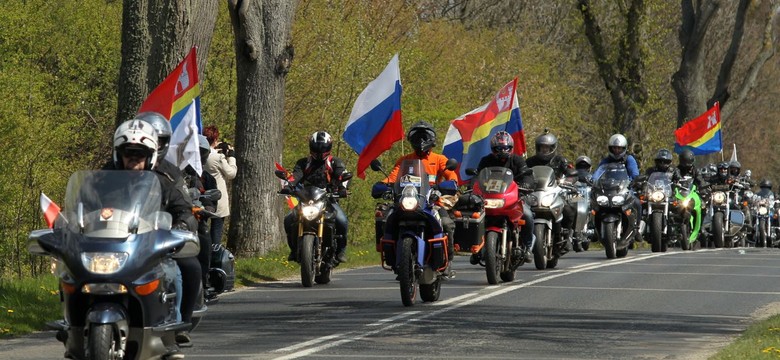 Nocne Wilki z Kaliningradu w Braniewie. Rosyjscy oficjele i motocykliści oddali hołd czerwonoarmistom [FOTO]