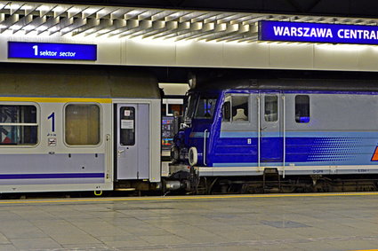 Jeden z największych dworców kolejowych w Polsce zmienił nazwę. Warszawa Centralna zyskała patrona