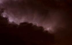 "Straty materialne, zagrożenie dla zdrowia i życia". IMGW wydało ostrzeżenia pierwszego stopnia