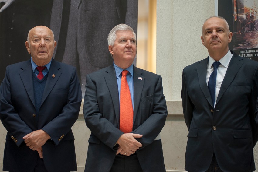 Den tana, Kajl Skot i Zoran Radojičić