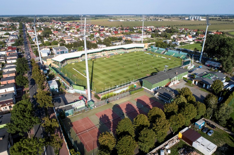 Stadion w Grodzisku Wlkp., na którym swoje "domowe" mecze rozgrywa Warta Poznań