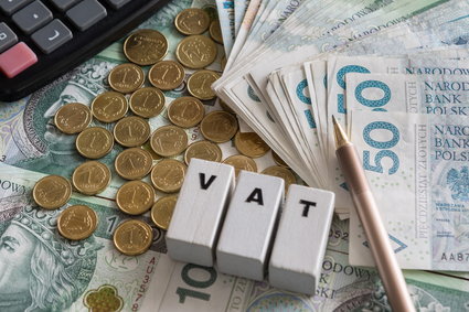 Państwo może w sprytny sposób skłonić przedsiębiorców do nowych rozliczeń VAT