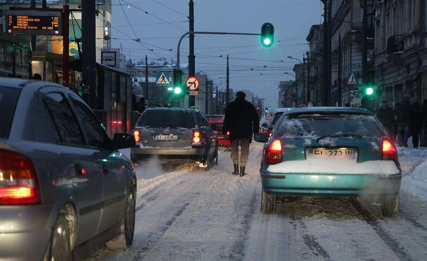 Zima znowu daje w kość. Wiele domów bez prądu