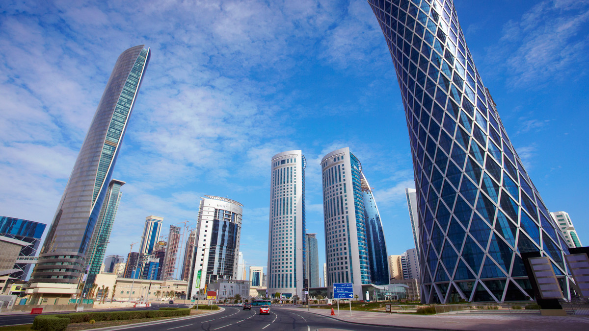 Pasażerowie Qatar Airways, którzy podróżują w tranzycie, od teraz będą mogli zwiedzić główne atrakcje turystyczne miasta podczas bezpłatnej wycieczki po Dosze.