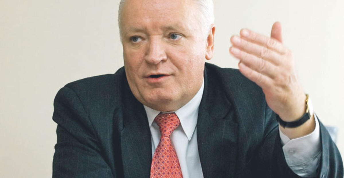 Państwowa Inspekcja Pracy, kierowana przez Tadeusza Zająca, wystąpiła do resortu gospodarki o zaostrzenie przepisów bhp dotyczących usuwania azbestu Fot. Wojciech Górski