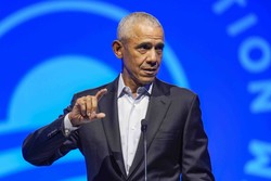 Burza po słowach Obamy o UFO. Były prezydent USA tłumaczy