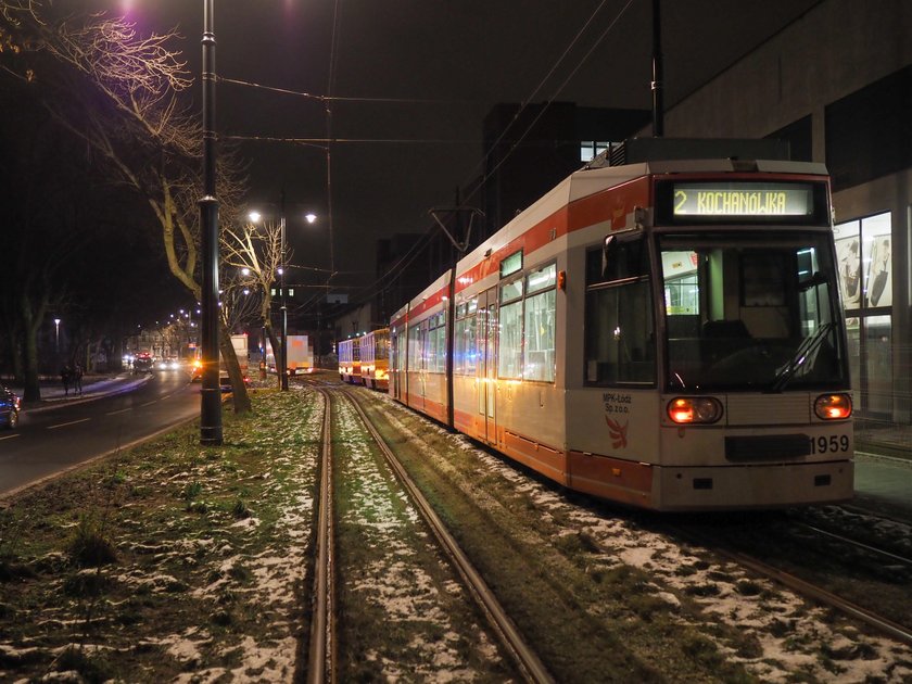 Tir zamiast tramwaju? Jechał po torowisku