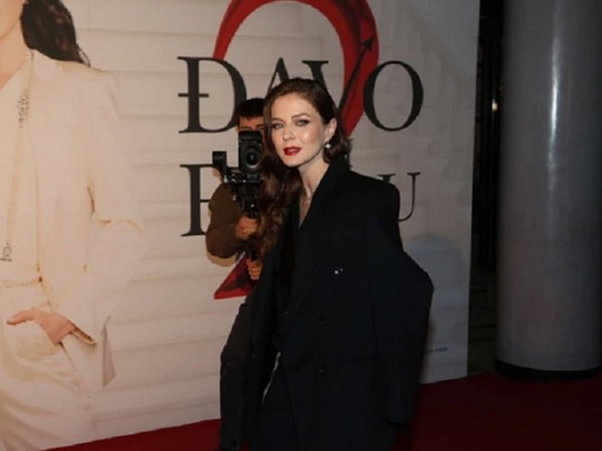 Nina Janković na premijeri "Đavo nosi Pradu 2"