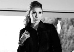 Pamiętacie słynne "Smelly Cat"? Tak Colbie Caillat śpiewa przebój z "Przyjaciół"