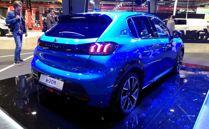 Peugeot e-208