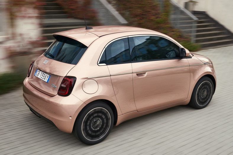 Nowy Fiat 500 w wersji 3+1