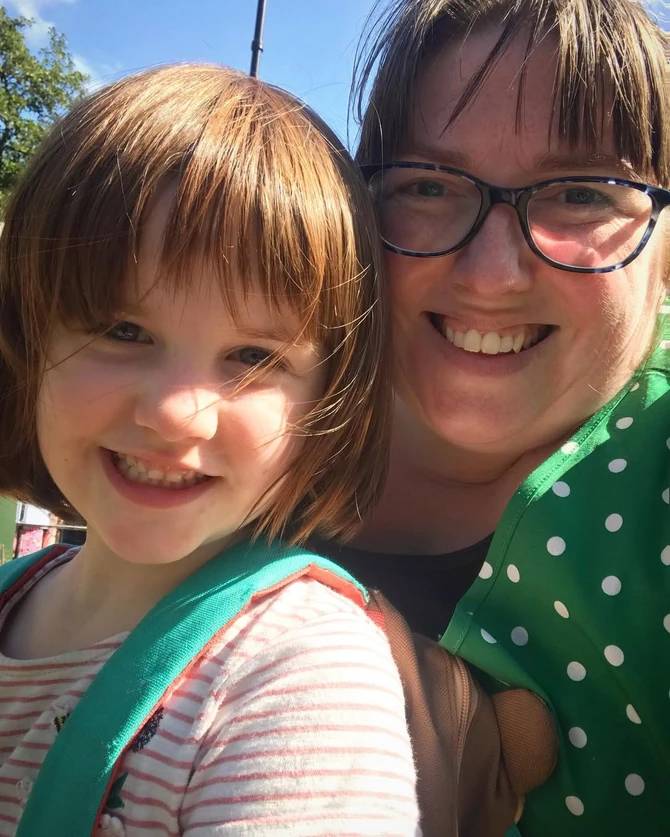 Kimberli Godsal sa ćerkom Skarlet