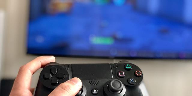 How to gameshare between two PlayStation 4 consoles with Sony's 'Share  Play' feature | Business Insider Africa