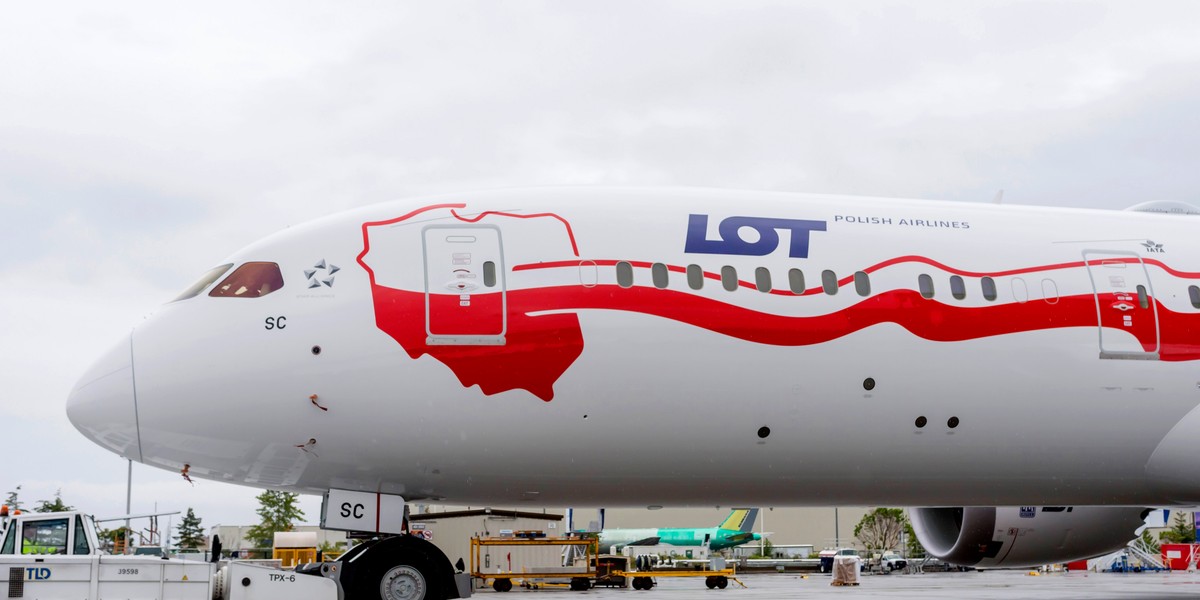 Biało-czerwone malowanie Boeinga 787-9 Dreamliner PLL LOT