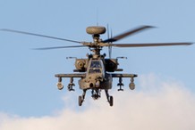 Apache będą taniej strącały drony. W USA przetestowano nową amunicję