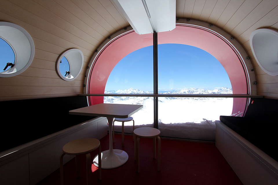 LEAPrus3912 - futurystyczny hotel na Elbrusie