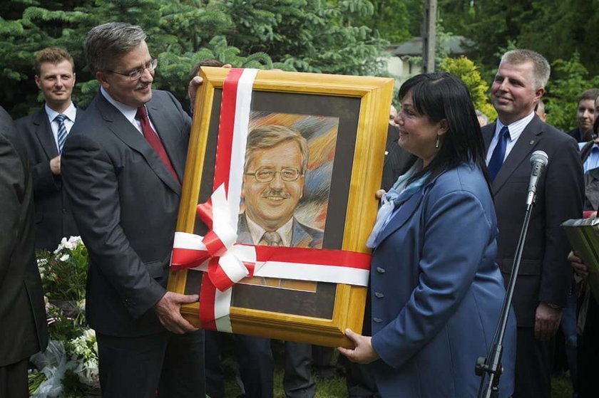 Urodziny Komorowskiego. Był tort i czereśnie. FOTO