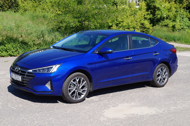 Hyundai Elantra 1.6 MPI z wolnossącym benzyniakiem może