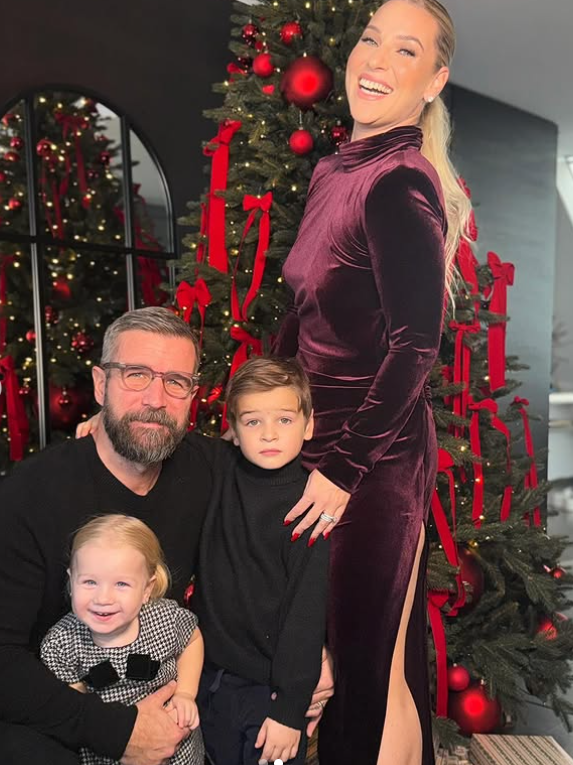 Vianoce 2024: Cibulková s manželom a deťmi.