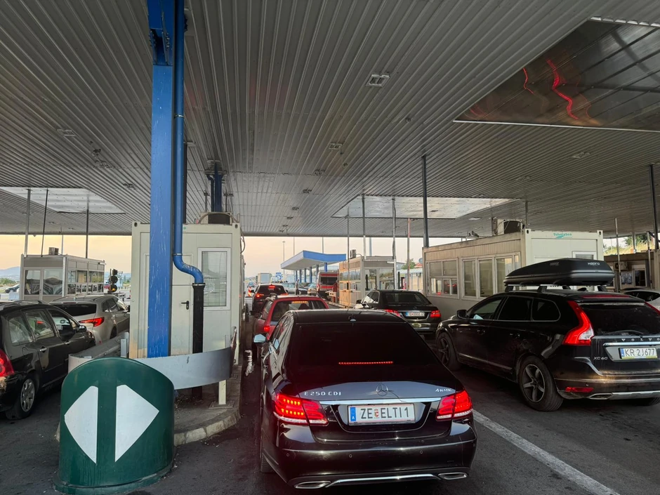Ogromne gužve na graničnom prelazu Preševo