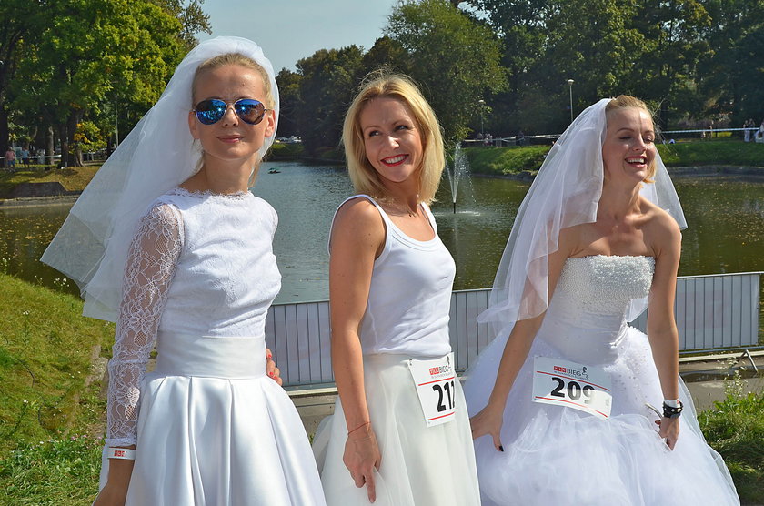 Bieg w sukniach ślubnych 2014