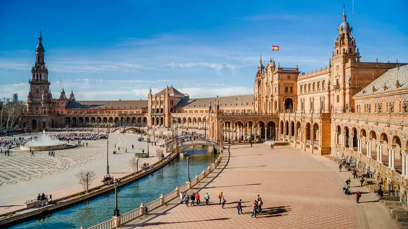 Plaza de Espana w Sewilli, fot. Getty Images / Doug Armand