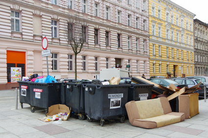 Warszawa dopłaci do wywozu śmieci. Są jednak warunki