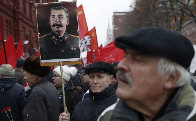 KOMUNIŚCI ŚWIĘTUJĄ URODZINY JÓZEFA STALINA